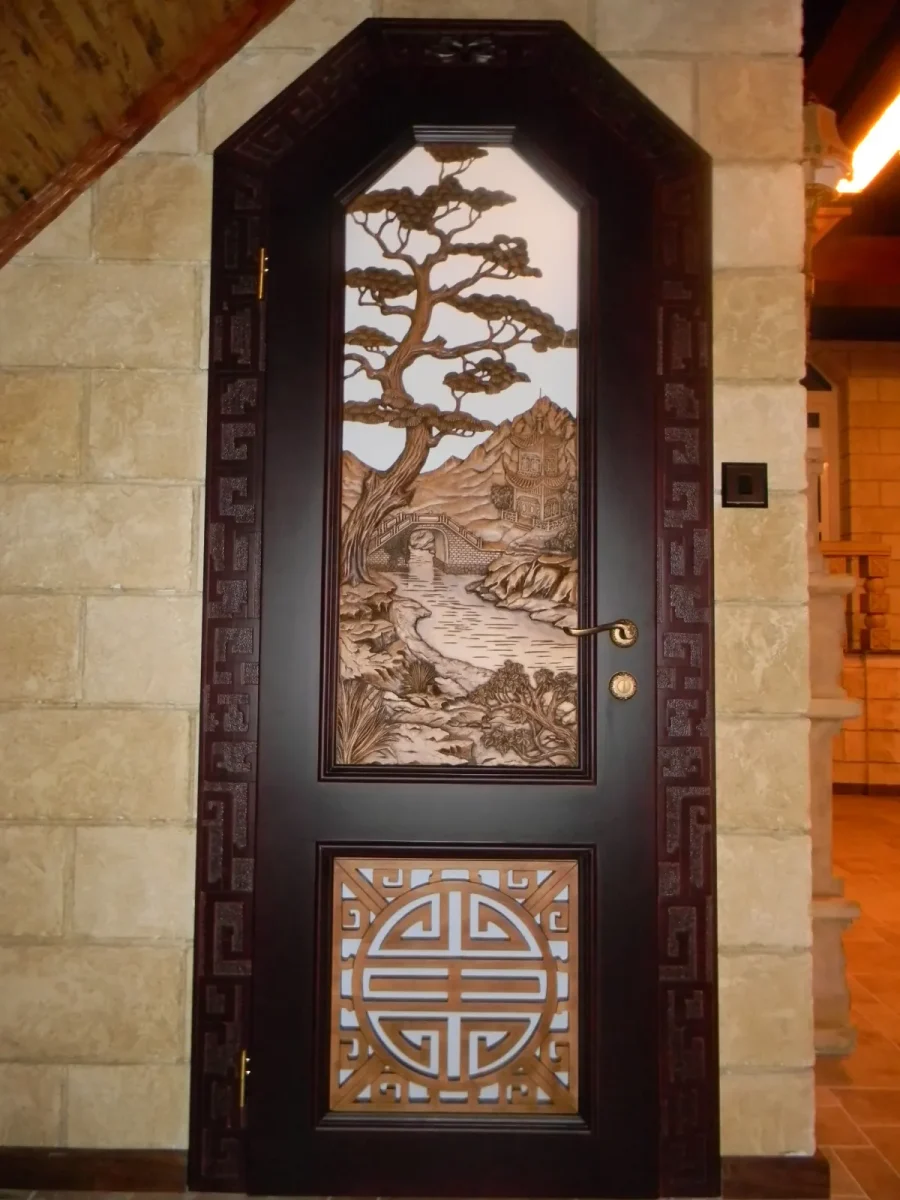 Sculpture & Decorative Features